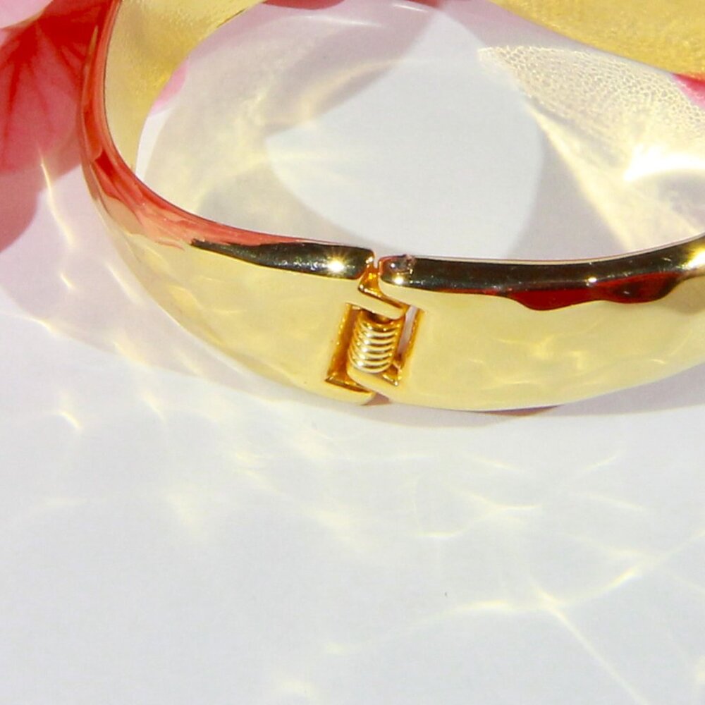 Vintage 70s Clamper Modernist Snakehead Diamond Embossed Bangle Cuff Bracelet - Picture 8 of 11